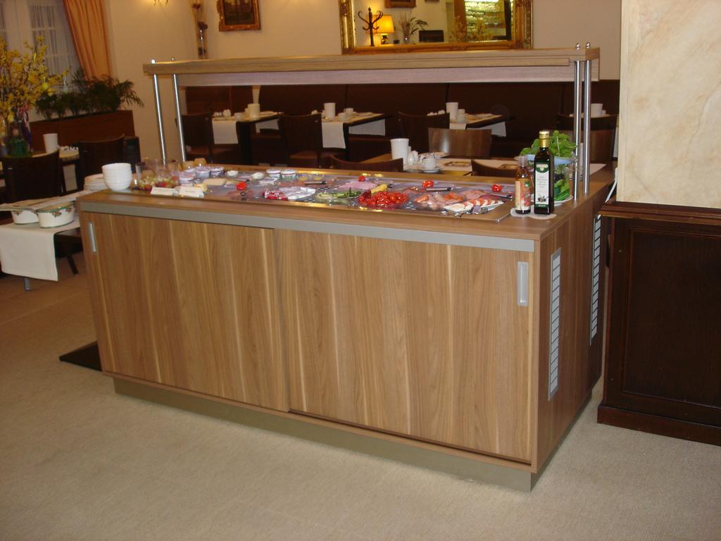Rhein-Hotel Андернах Екстериор снимка