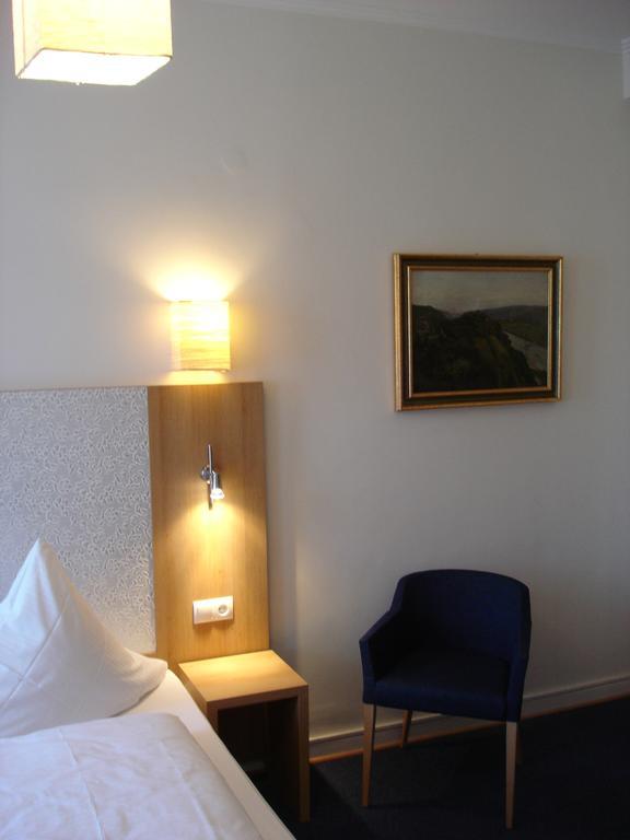 Rhein-Hotel Андернах Екстериор снимка