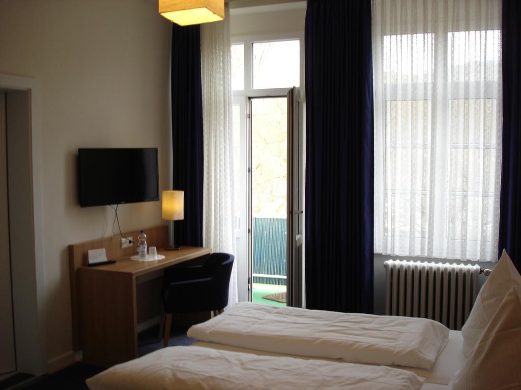Rhein-Hotel Андернах Екстериор снимка