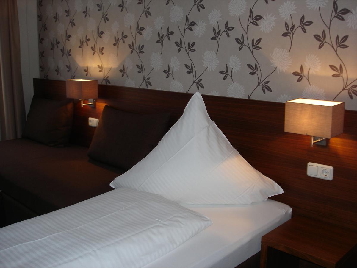 Rhein-Hotel Андернах Екстериор снимка